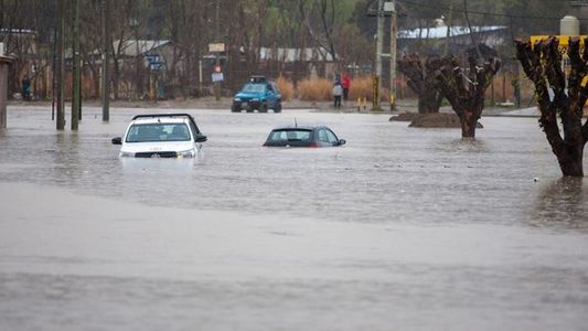 Fuerte temporal en Comodoro Rivadavia: se inundó la ciudad y permanece un alerta roja por tormentas