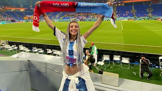 A Stefy Xipolitakis le prohibieron el ingreso a una pileta de Qatar por ir con una malla escotada: el video