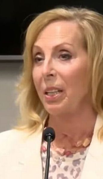 La declararon muerta, pero revivió justo mientras nacía su nieta