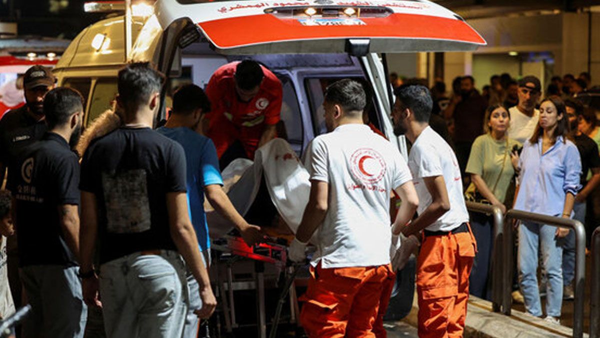 Los pagers ya estallaron. Ayuda a los heridos en Beirut. (Foto: A24.com) &nbsp;