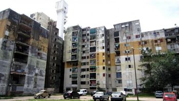 Un delincuente murió tras tirotearse con policías dentro del barrio Ejército de Los Andes, conocido como Fuerte Apache Un delincuente murió tras tirotearse con policías dentro del barrio Ejército de Los Andes, conocido como Fuerte Apache