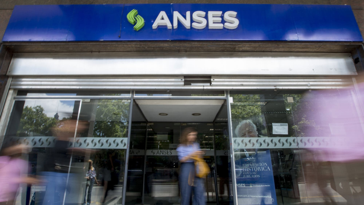 Pensiones No Contributivas: quiénes cobran hoy 1 de julio de 2021 sus asignaciones de Anses.