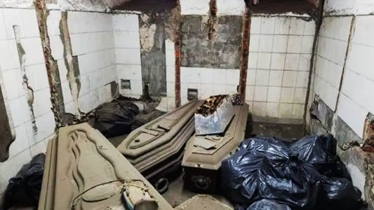 Buscan relevar los 500 ataúdes y 200 bolsas con restos hallados en La Plata: las hipótesis del caso