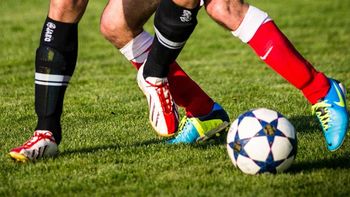 Investigan a tres futbolistas por el embarazo de una menor de edad