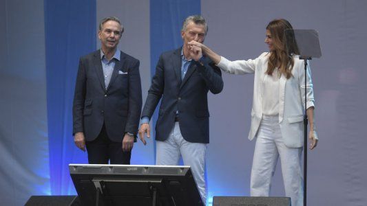 Con una histórica demostración de fuerza en el Obelisco, Macri apuesta a la grieta para ganar