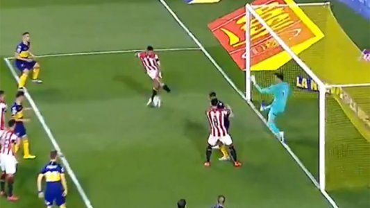 Los dos pifies de Federico González que pudieron ser el empate de Estudiantes ante Boca