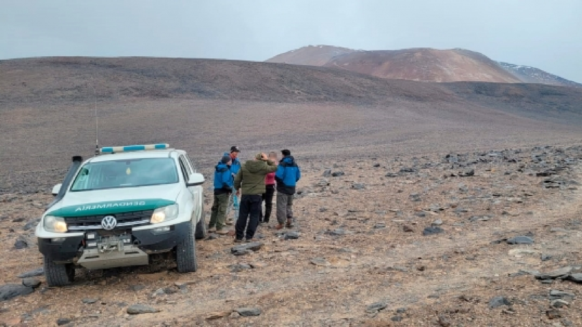 Gendarmería rescató a una andinista que se descompensó en el ascenso a un volcán. (Foto: gentileza La Semana Info)