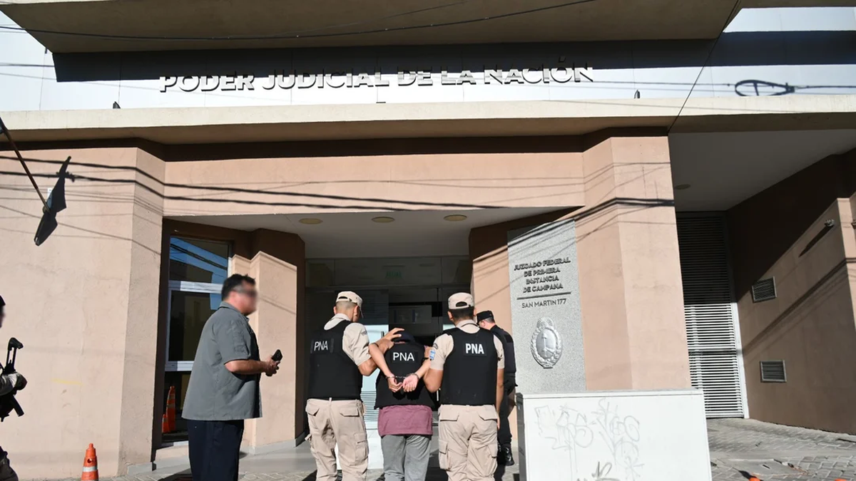 Indagatoria al hombre detenido por terrorismo.