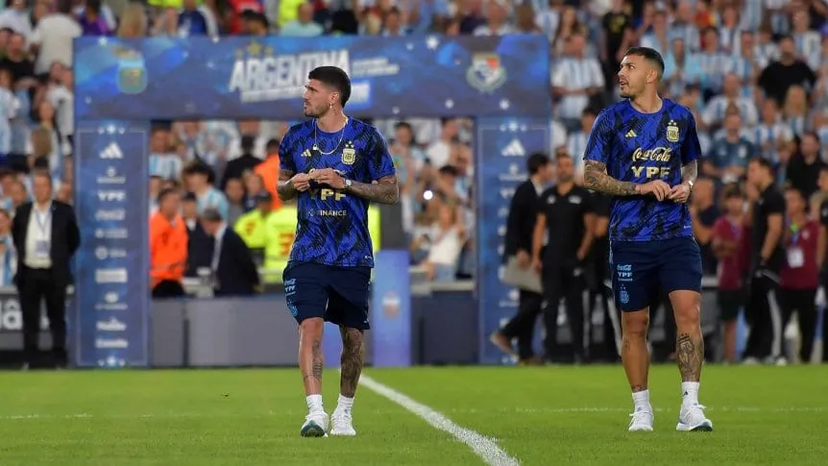 El debut de las tres estrellas: con goles de Almada y Messi, la Selección Argentina venció 2-0 a Panamá