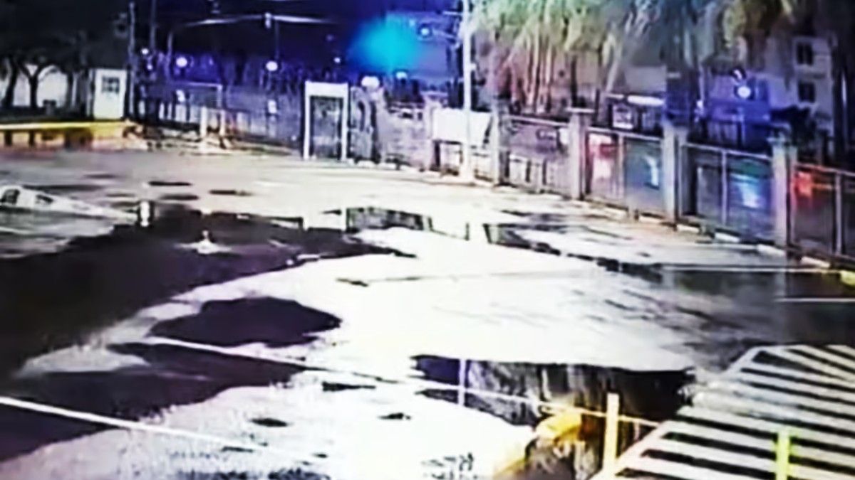 La conductora&nbsp;continuó manejando al menos dos cuadras luego de embestir a la víctima.