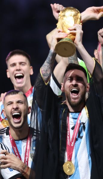 Ofrecen una cifra millonaria por la túnica que lució Messi en la premiación de la FIFA