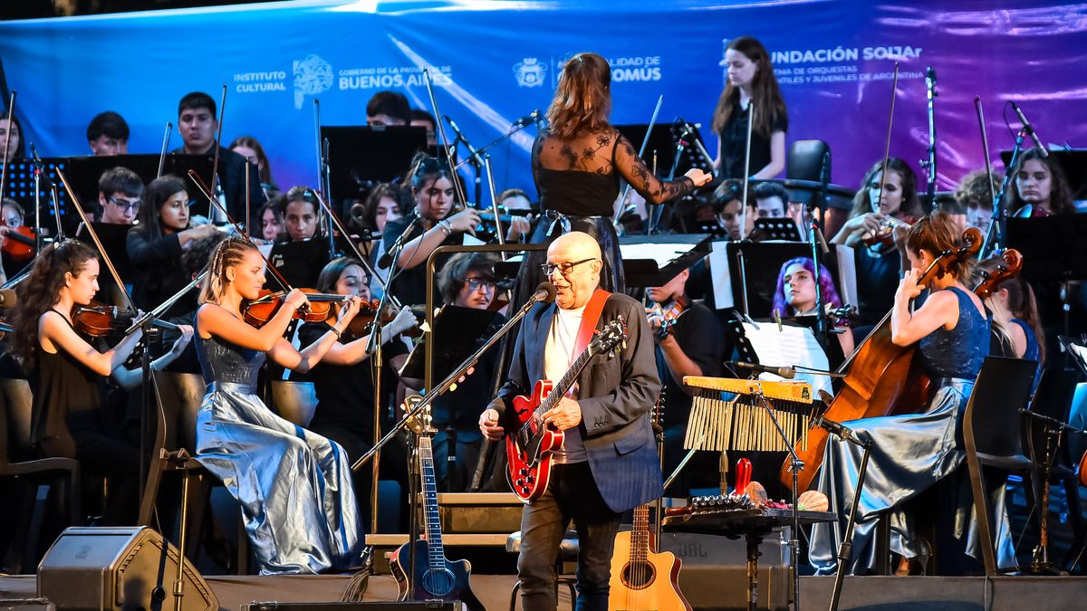 Juan Carlos Baglietto, Lito Vitale e Hilda Lizarazu tocaron con más de 70 jóvenes de orquestas de todo el país