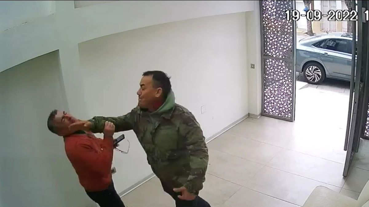 ¿Vas a pagar o no?: la brutal paliza que recibió un hombre por una deuda