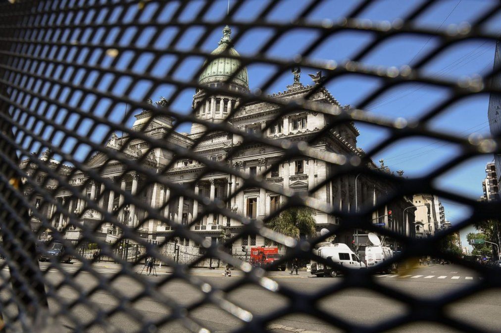 “La violencia es el límite”: el Gobierno prevé más conflictos y advierte que no tolerará excesos