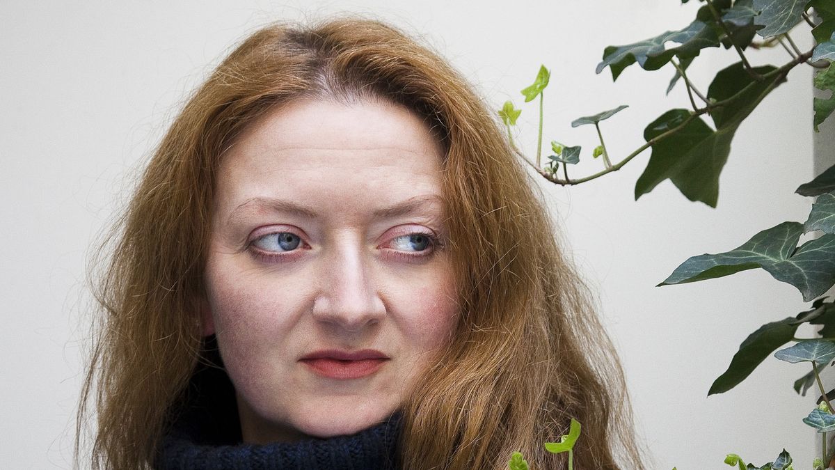 Una de las voces más prestigiosas de la literatura irlandesa, reconocida por su narrativa que explora la vida rural y las relaciones humanas. Es una de las autoras contemporáneas traducidas más vendidas en nuestro país. (Foto: FILBA)