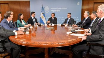 El Gobierno cerró un acuerdo de precios con laboratorios y congela los medicamentos hasta octubre