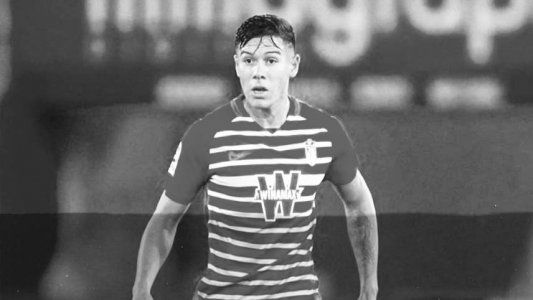 River sigue de cerca a un defensor argentino que juega en Europa para reforzar la zaga