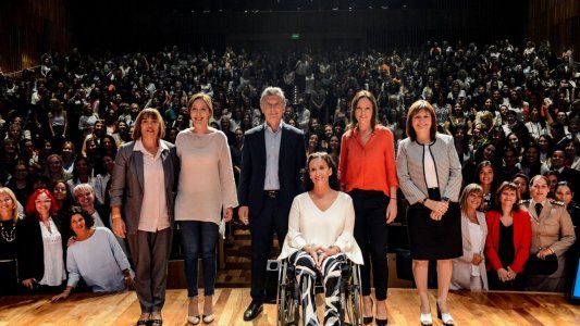 Primera reunión de gabinete de mujeres: con visitas extra, Michetti le pidió más cargos a Macri