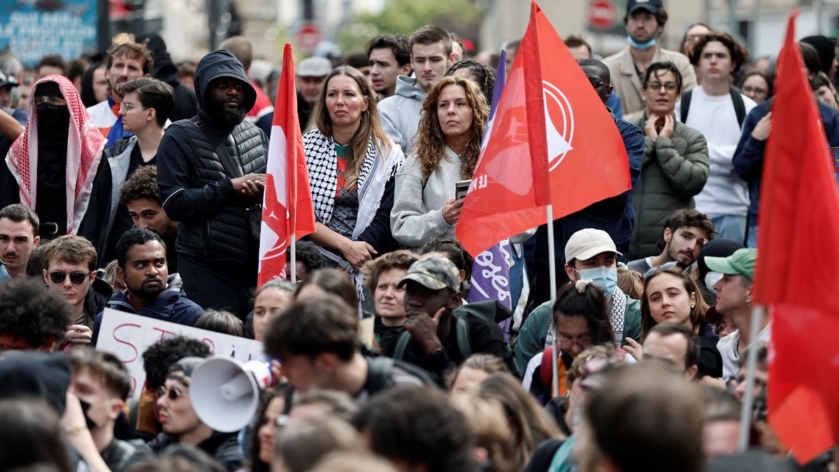 La izquierda se movilizó en la protesta contra Macron. (Reuters)