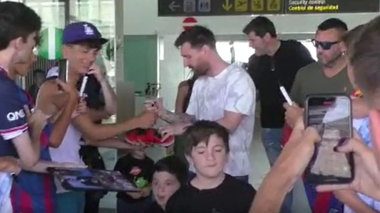 El video de la locura por Lionel Messi en su regreso a Barcelona: ¡Leo, por favor!