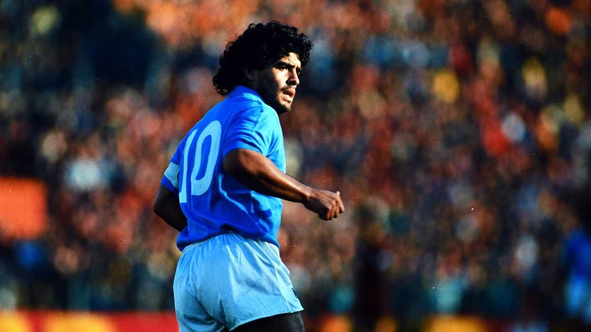 Diego en Nápoli es el más humano de los dioses.