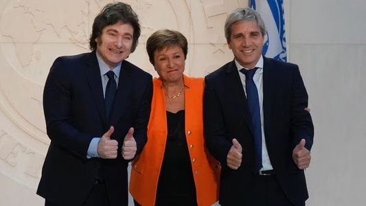 Anuncio del FMI: el Gobierno espera un paquete de ayuda extraordinaria para acelerar una salida gradual del cepo