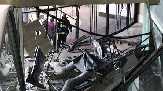 Milagro en el Cinemark de Palermo: se derrumbó el techo de planta baja y no hubo heridos