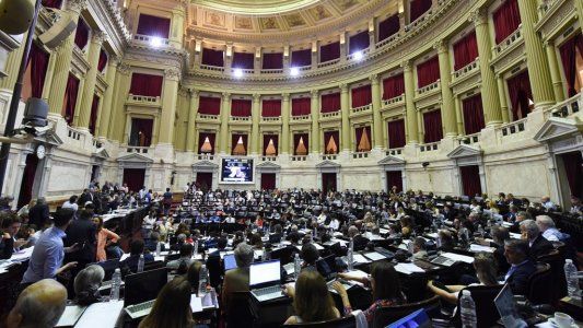 Más de 15 horas de sesión: Diputados debate la mega ley y se votará de madrugada