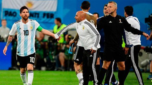 ¿Lo pongo al Kun?: la pregunta de Sampaoli a Messi que muestra cómo funciona el doble comando