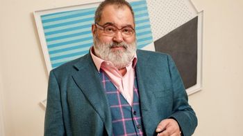 Lanata salió de cuidados intensivos y pasó a una sala general