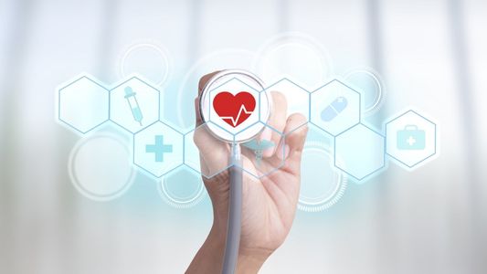 Cómo crear servicios de salud abiertos, equitativos y de cara al futuro para todos mediante las tecnologías digitales