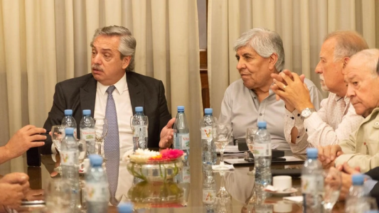 En el almuerzo con Moyano, Alberto habló de una reforma laboral sin pérdida de derechos ni reducción salarial