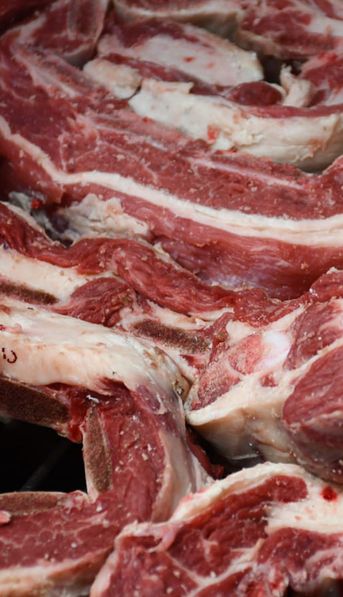 El dueño de un importante frigorífico advirtió que hay un exceso de cortes de asado que no se vende por el precio