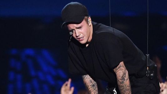 Justin Bieber fue hospitalizado de emergencia tras lastimarse un testículo