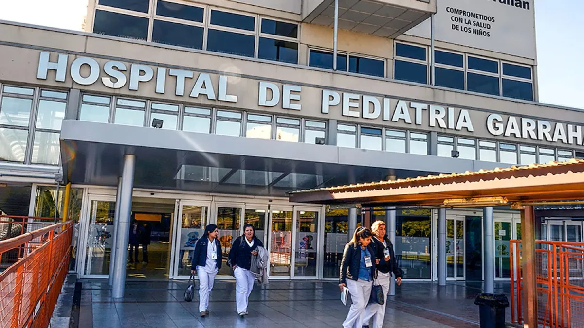 El Gobierno anunció un aumento salarial del 60% para todo el personal del Hospital Garrahan. (Foto: archivo)
