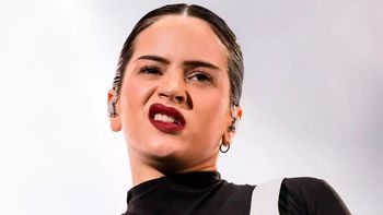 El dramático momento que vivió Rosalía en una entrevista: entró en pánico y salió corriendo