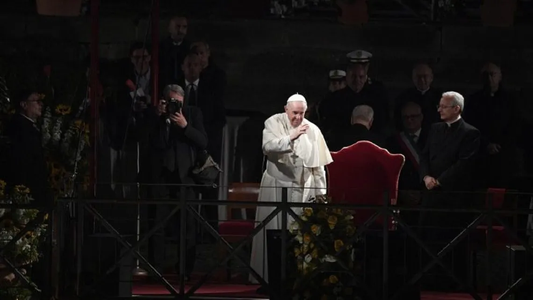 Viernes Santo: el papa Francisco no estuvo en la procesión del Vía Crucis en el Coliseo