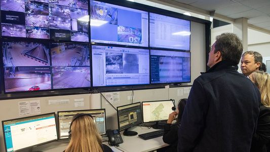 Hay que amigarse con la policía: la inseguridad entra en la agenda de campaña del peronismo