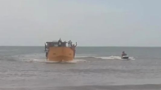 A dos turistas se les dio vuelta el kayak, estuvieron 26 horas perdidos en el mar y pudieron ser rescatados