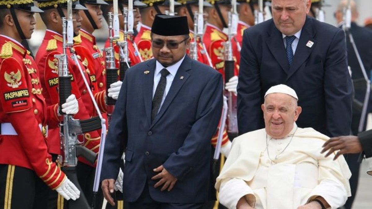 Es la segunda vez que un papa llega en visita oficial a Indonesia. El anterior fue San Juan Pablo II, en 1989. (Foto: Gentileza Vatican News).