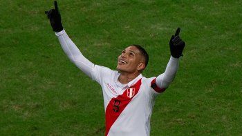 Paolo Guerrero confrontó a un periodista brasileño por dar favorito a Brasil: Le están faltando el respeto a mi país