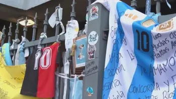 El emotivo homenaje que recibió Messi frente a su casa natal en Rosario