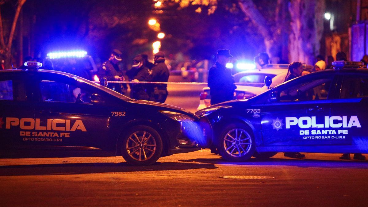 El cuerpo de un hombre fue hallado en un campo de difícil acceso al sur de Rosario