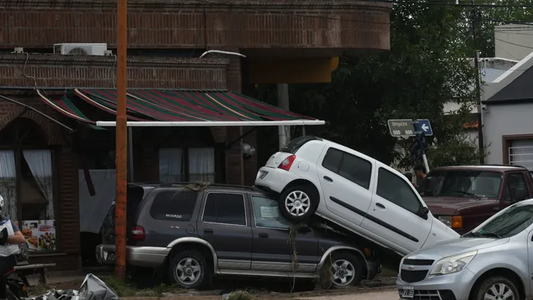Video: así quedaron los autos atrapados en las cocheras tras el temporal en Bahía Blanca
