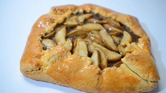 Tarta de peras rústica: la receta casera, fácil y exquisita para hacer sin molde