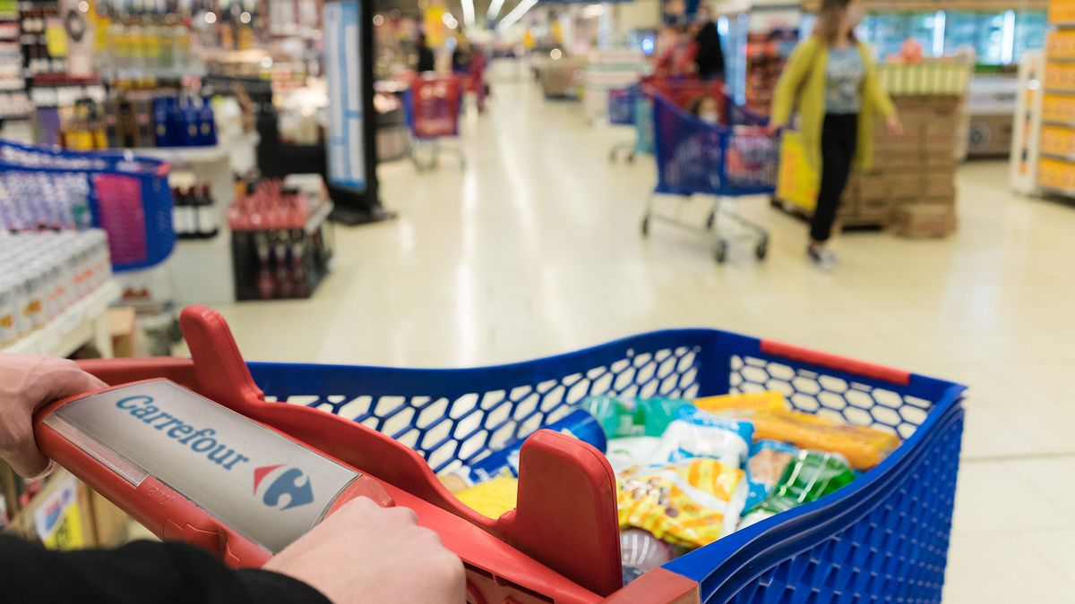 Más de 400 PyMEs alimenticias venden sus productos en la cadena de supermercados.