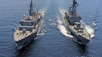 La Armada Argentina despliega barcos de guerra y aviones en un adiestramiento integrado