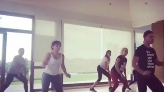 Gianinna Maradona y Claudia Villafañe a puro movimiento en una clase de baile