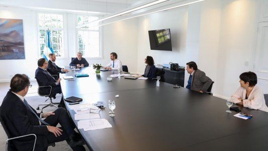 Alberto reunió al gabinete económico para reperfilar las medidas de ayuda económica ante la nueva cuarentena