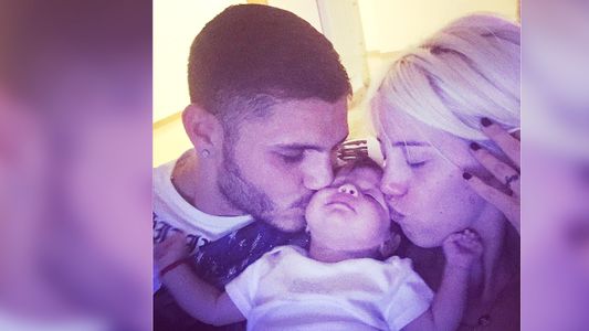 Las morisquetas que Wanda Nara y Mauro Icardi le hacen a su hija